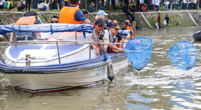 FOTO: Menteri Lingkungan Hidup Bersih Sungai Surabaya