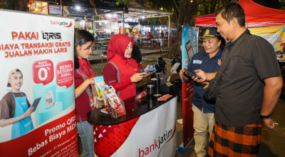 Pemkot Surabaya Sosialisasikan Parkir Non Tunai di Taman Bungkul dan Taman Apsari