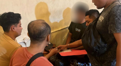 Polres Gresik Tangkap Pengedar Serbuk Petasan saat Nongkrong di Warkop