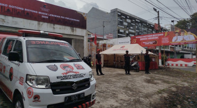 PDI Perjuangan Jember Buka Posko Mudik di Depan Rest Area Jubung