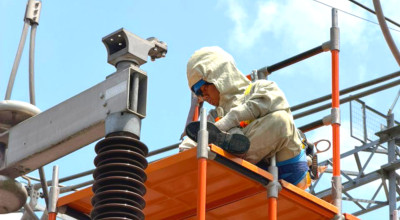PLN UPT Madiun Lakukan Perawatan Jaringan Tanpa Pemadaman