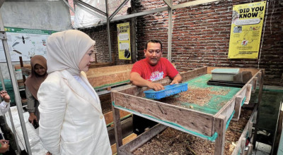 Lita Machfud Arifin Sulap Kandang Maggot Kampung Oase Surabaya Jadi Lebih Modern