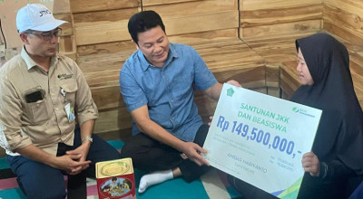 Ahli Waris Ojol Sidoarjo Terima BPJS Ketenagakerjaan Rp149,5 Juta