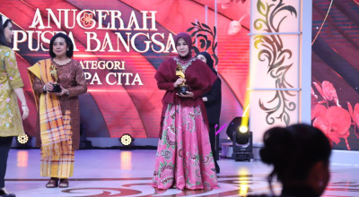 Ning Ghyta Curi Perhatian di Anugerah Puspa Bangsa 2026 dengan Batik Khas Jember