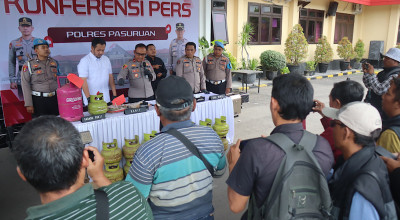 Polres Pasuruan Ungkap Pengoplosan LPG 3 Kg, 2 Pelaku Terancam Denda Rp60 M
