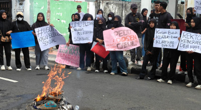 Mahasiswa UNU Blitar Gelar Aksi, Minta Dosen Pelaku Kekerasan Seksual Dipecat