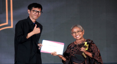 Mengenal Enny Nuraheni, Srikandi Foto Jurnalistik Peraih APFI Lifetime Award