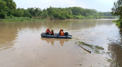 Warga Tulungagung Hilang saat Berburu Ikan Mabuk di Sungai Brantas