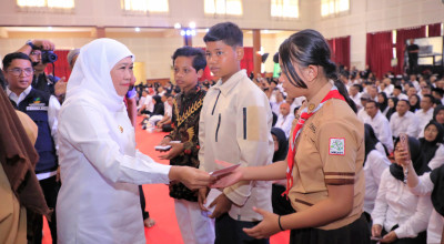 Khofifah Tegaskan Komitmen Jatim Jadi Barometer Pendidikan Nasional