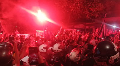 Persikmania Kawal Kepulangan Persik KediriTim Usai Menangi Laga Derby Jatim