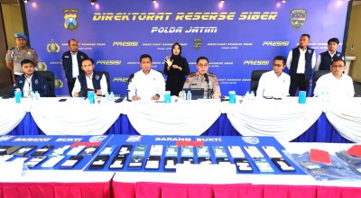 Polda Jatim Ringkus 11 Tersangka Sindikat Penipuan Segitiga Jual Beli Mobil