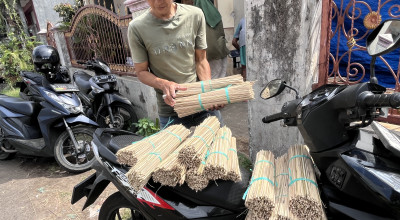 Daya Beli Lesu, Penjualan Tusuk Sate di Probolinggo Malah Merosot Jelang Kurban