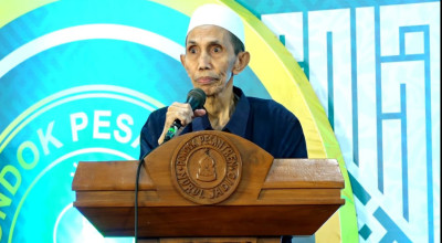 Pesan Kiai Zuhri Zaini, Alasan Logis Mengapa Makan Harus Pakai Tangan Kanan