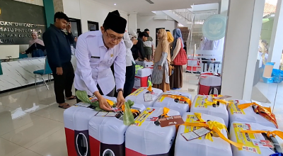 Jemaah Haji di Kediri Tandai Koper dengan Boneka hingga Pita Warna-warni