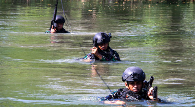 Siaga Operasi Militer, Intip Latihan Taktis Yonif 3 Marinir di Sidoarjo