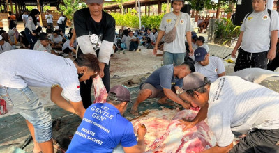 Relawan Suket Teki Nusantara Kediri Sembelih Kurban untuk Warga Kurang Mampu