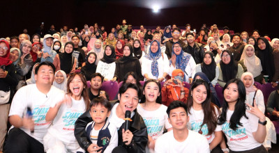 Hadir di Gresmall Gresik, Pemeran "Shaka Oh Shaka" Disambut Meriah Penggemar