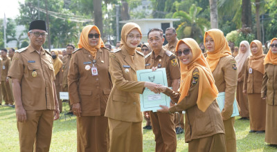Wali Kota Kediri Serahkan SK Kenaikan Pangkat, Dorong Program Nyata bagi Warga
