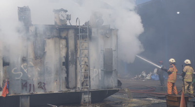 3 Trafo Besar di Wonokusumo Surabaya Terbakar
