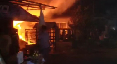 Ruko di Blitar Terbakar, Polisi Masih Selidiki Penyebabnya.
