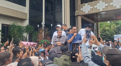 Temui Massa Aksi, DPRD Jember Siap Kawal Aspirasi Program Makan Bergizi Gratis