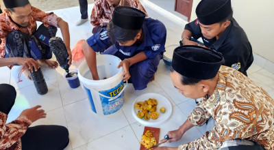 Ecoton Edukasi Santri Jember soal Deforestasi, Mikroplastik, dan Zero Waste