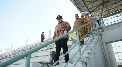 Mas Dhito Pastikan Pengerjaan Atap Stadion Gelora Daha Jayati Selesai Tahun Ini
