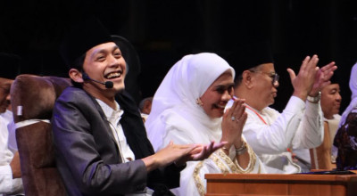 Gus Iqdam Sebut Mahasiswa Tak Cukup Hanya Pintar, Harus Dekengan Pusat