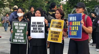 Rakyat Surabaya Menggugat, Pedagang-Ojol Suarakan Keresahan di Taman Apsari