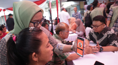 Surabaya Uji Coba Aplikasi Perlinsos, Pendataan Bansos 15 Menit Jadi