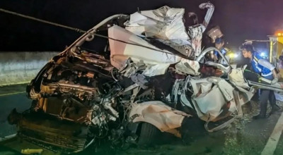 Hiace Tabrak Belakang Truk di KM 76 Tol Malang, 3 Nyawa Melayang