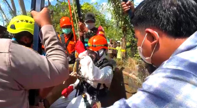 Geger Air Sumur Bau Menyengat, Ternyata Ada Jasad Nenek yang Hilang di Sumenep