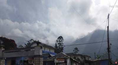 Muncul Titik Asap Baru di Balik Kabut, Karhutla Gunung Ringgit Probolinggo Terus Dipantau