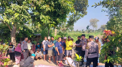 Diduga Mabuk Berat, Warga Tulungagung Tewas Tercebur Sungai Bersama Motornya