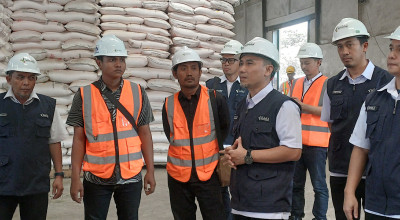 Tinjau Gudang di Lamongan, Pupuk Indonesia Pastikan Serapan dan Stok Aman