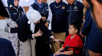 Lita Machfud Arifin Beri Kursi Roda Elektrik dan Jamin Pendidikan Nabil hingga Dewasa