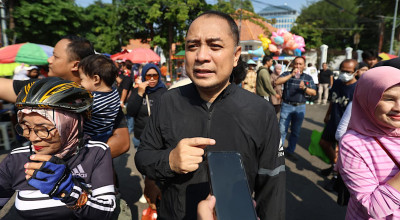 Wali Kota Surabaya Eri Cahyadi Telusuri Dugaan Pungli PKL di Taman Bungkul