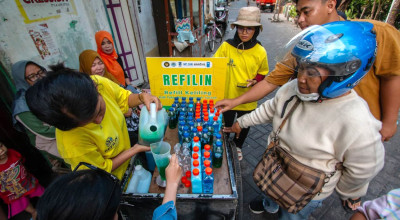 REFILIN Cegah Hingga 1.530 Sampah Sachet di Kali Tebu Surabaya