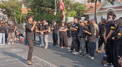 BEM SI Jatim Demo di Grahadi Surabaya, Soroti Penanganan Bencana