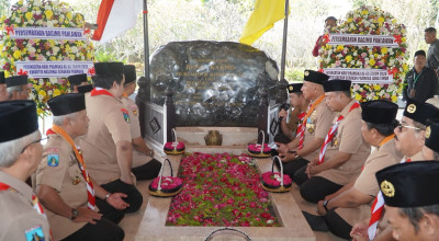Hari Pramuka ke-65: Kwarnas dan Kwarda Jatim Ziarah Makam Bung Karno