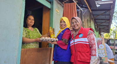 Sukses Pilah Sampah dari Rumah, Warga Kampung Mozaik Surabaya Diganjar Telur dan Minyak