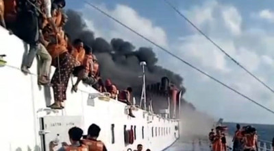 Kapal Penumpang KMP Mutiara Santosa 2 Terbakar di Perairan Sumenep