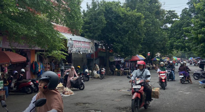 Harga Sejumlah Bahan Pokok di Pasar Pamenang Pare Mulai Naik