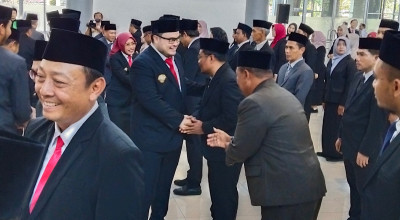 Bupati Kediri Lantik 121 Pejabat, Pengisian 63 Jabatan Kosong Segera Dituntaskan