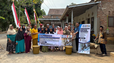Dosen UNAIR Dampingi Peternak Jember Olah Limbah Kopi Jadi Pakan