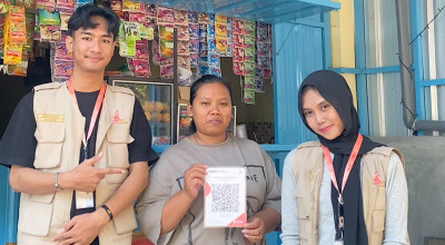 Warga Desa Mulai Melek QRIS, Mahasiswa KKN UB Bantu UMKM di Kediri Adaptasi
