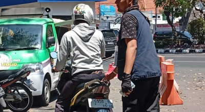 Mengulik Cuan dari Penata Roda Taman Bungkul Surabaya