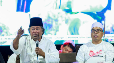 Hadir di Pandanan Gresik, Gus Muwafiq Ajak Masyarakat Tak Lupa Jasa Leluhur