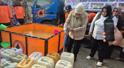 Warga Dungus Ponorogo Senang Dapat Guyuran Air Bersih dari Gubernur Khofifah