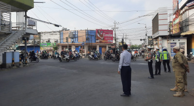 Respons Tuntutan Pedagang Pasar Tanjung, Arus Lalu Lintas Jalan Samanhudi Dibalik